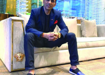 Amitabh stumps producer Anand Pandit with his professionalism