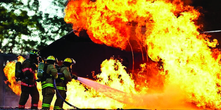 Fire brokes out in Mundka area of Delhi; 12 fire tenders rushed to the spot   