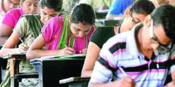 Cops detain 700 govt job aspirants for protesting against job exam scam