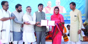 Mandaviya hands over citizenship certificates to 7 Pak refugees