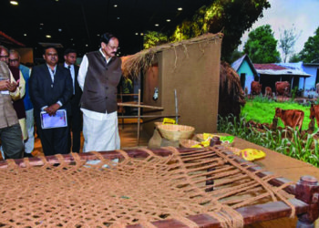 Gandhiji mooted disbanding Congress as a platform, recalls Naidu