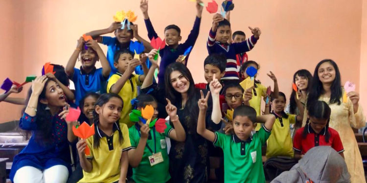 Shivaleeka Oberoi rekindles sweet school days, enjoys making craft with underprivileged children 
