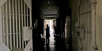 Four undertrials scale boundary wall using rope, escape from jail in Surendranagar