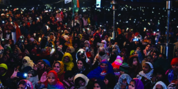 Shaheen Bagh Anti-CAA Women Refuse To Vacate The Road, Say Protection of Constitution Is More Important Than Anything Else