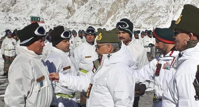 Army Chief Naravane makes maiden trip to Siachen, will do aerial recce of LoC, LAC tomorrow