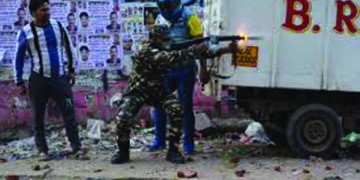 Constable dead, several others injured as Pro & Anti-CAA groups clash in North east Delhi: Section 144 clamped in 10 locations