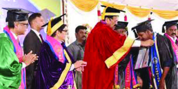 Develop `constructive and positive’ attitude, Venkaiah Naidu tells students