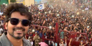 Vijay’s selfie with fans in Neyveli is breaking the Internet