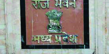 MP Governor Lalji Tandon asks Kamal Nath to face floor test on Monday