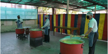 AWWA provides 3,700 free food packets to the needy in Delhi