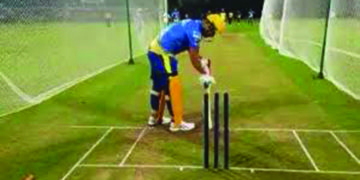MS Dhoni lands big blows in CSK nets amid Chants of `Dhoni, Dhoni…’