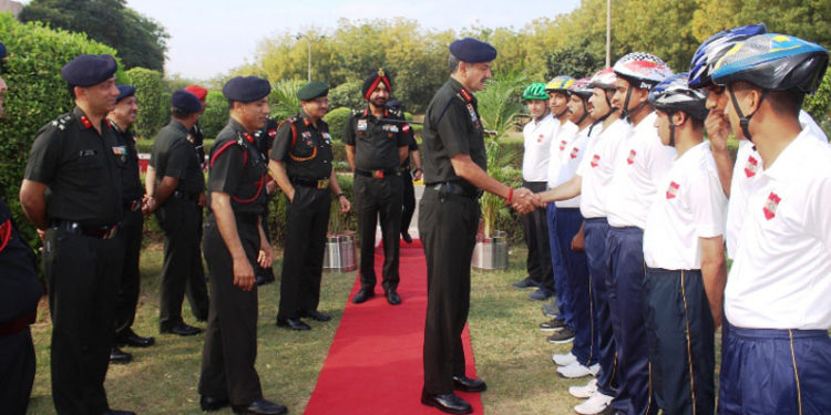 Lieutenant General Anil Puri flags off Konark Desert Bicycle Expedition from Jodhpur
