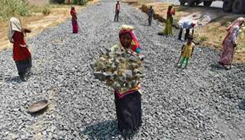 32 lakh fewer person-days of work under MNREGA in 2019: Agri Minister