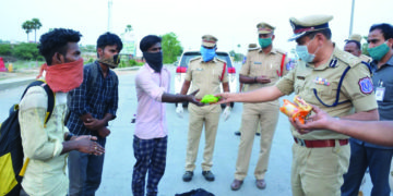 TN student returning home, dies in Telangana after walking around 450 kms, hitching ride from Maharashtra