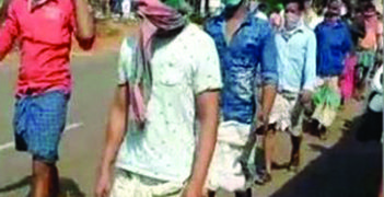 Kerala: migrant labourers take out rally demanding arrangements to go home