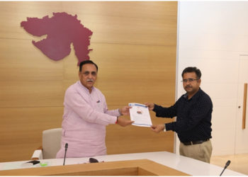 Honda India Foundation hands over 200 sprayers to Gujarat