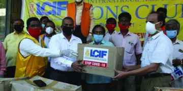 For the safety of Corona Frontline Warriors, Lions Club donates ₹8 lakh worth kits to govt hospitals