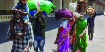 Migrant workers stage flash protest defying lockdown norms in Chennai