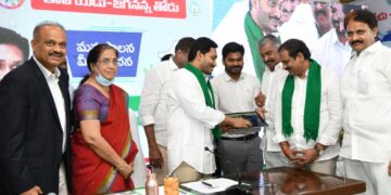 Jagan launches scheme for farmers to mark first anniversary of his govt