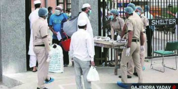 Muslim Social Workers Arranging Vehicles, Bearing Conveyance Expenses of Muslim, Hindu Covid-19 Inmates