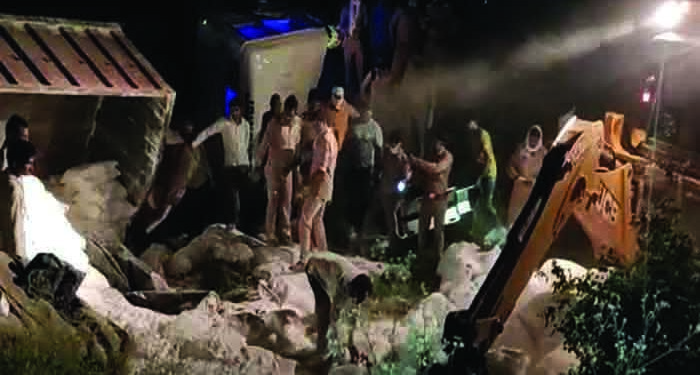 24 migrant labourers killed, 36 injured in truck collision in Uttar Pradesh