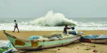 Amphan effect on Nagapattinam; fishing harbour wall damaged