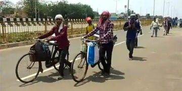 Rumours drive nearly 2,000 migrants to gather outside govt office in Gota area of Ahmedabad