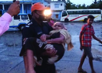 Savage cyclone Amphan leaves death, destruction in its trail in West Bengal, Bangladesh