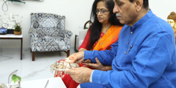 CM Rupani and Cong leader Ahmed Patel spar over Ahmedabad virus test numbers