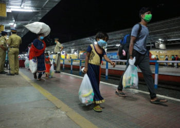Dial 079-23251900, get passes: 3 spl trains with migrants to leave for UP and Odisha from Ahmedabad, Surat stations