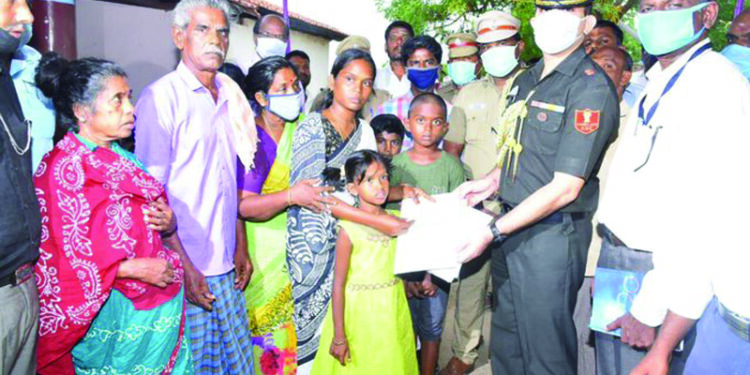 Governor Purhoit grants Rs 20 lakh to martyred TN soldier’s kin