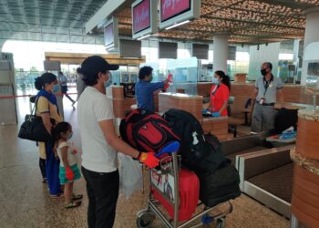 173 migrants flown by Air Asia India from Mumbai to Dehradun supported by NLS Alumni