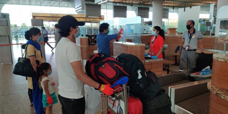 173 migrants flown by Air Asia India from Mumbai to Dehradun supported by NLS Alumni