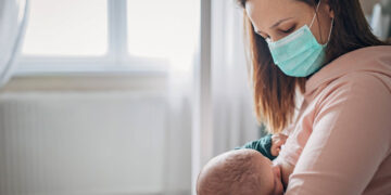 WHO recommends breastfeeding of infants, says no live coronavirus found in mothers’ milk