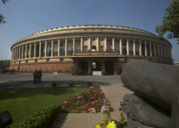 RS polls tomorrow: Gujarat BJP, Cong hold meets for second consecutive day to finalise strategy