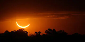 Astronomy enthusiasts see partial solar eclipse for over 3 hours with 72% visibility in Gujarat