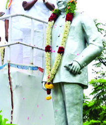 Tributes paid to former CM Edouard Goubert on anniversary