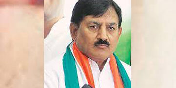 Gujarat senior Congress leader Bharatsinh Solanki put on ventilator support