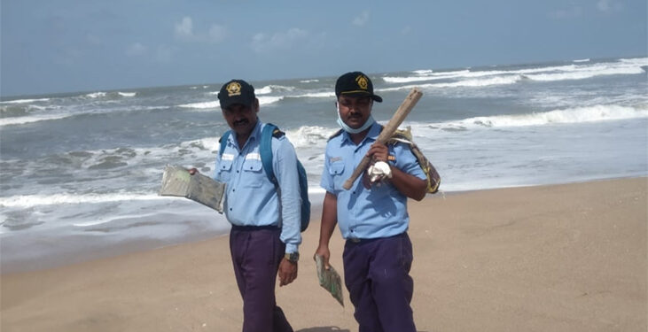 Coast Guard seizes charas worth Rs 36 lakh off Jakhau port in Kutch