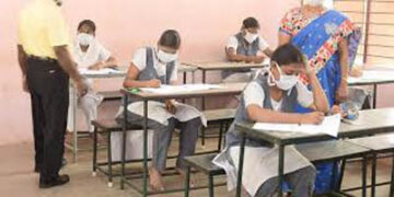 Gujarat HC strikes down Govt resolution on pvt school fees, moots talks to find out amicable solution
