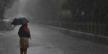 Van swept away, man feared drowned as heavy rain pounds Saurashtra