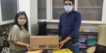 Frontline COVID warriors get ‘sweet’ gratitude in Gujarat