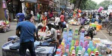 PM reviews micro-credit scheme for street vendors