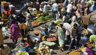 Surat civic body bans street vendors in Katargam, Varachha, and Sarthana for a week to contain corona spread