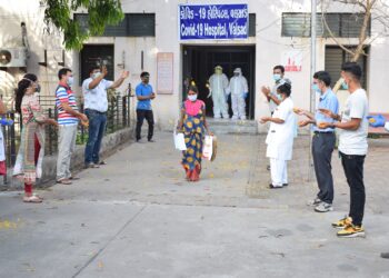 To contain coronavirus, Surat to get 200 ventilators, Rs 100 crore for hospitals