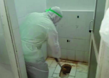Puducherry Health Minister cleans toilet in COVID hospital after complaints of lack of maintenance