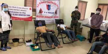 Gujarat Governor applauds blood donation drive of NCC volunteers, staff