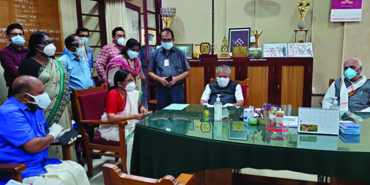 Kerala CM announces Rs 10 lakh compensation to kin of AIE flight crash victims