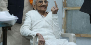 PM’s mother watches Ayodhya event on TV with folded hands