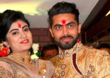 Cricketer Jadeja’s wife caught without mask, argues with police in Rajkot